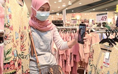 Retailers Seeing A Return Of Shoppers In Malls